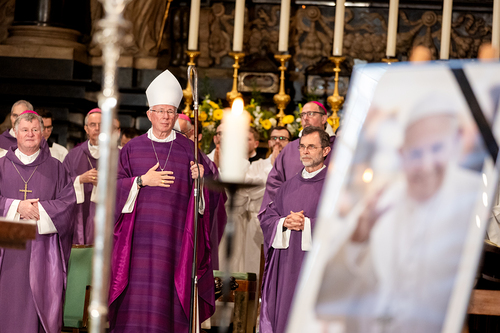Stephansdom: Österreich nahm Abschied von Papst Franziskus / Erzdiözese Wien/ Schönlaub, Stephan Schönlaub Stephansdom: Österreich nahm Abschied von Papst Franziskus