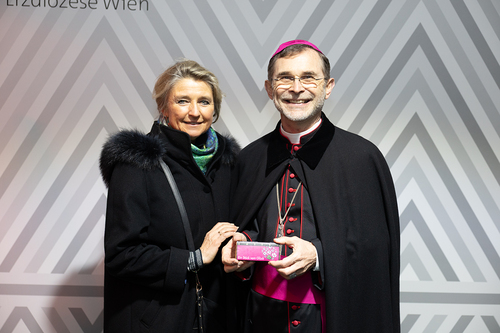 Gratulationsschlange / Erzdiözese Wien/ Schönlaub, Stephan Schönlaub