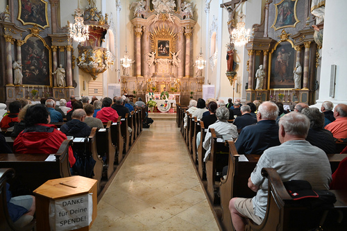 Pilger in Maria Bründl