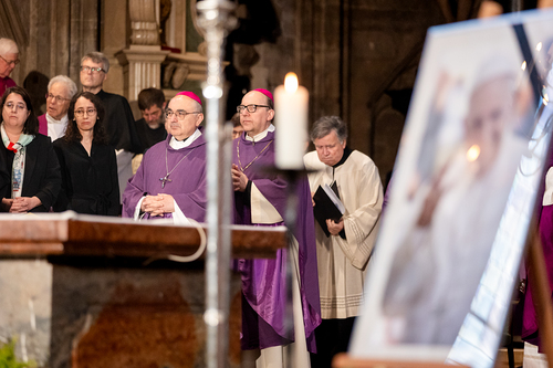 Stephansdom: Österreich nahm Abschied von Papst Franziskus / Erzdiözese Wien/ Schönlaub, Stephan Schönlaub Stephansdom: Österreich nahm Abschied von Papst Franziskus