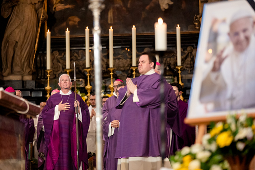Stephansdom: Österreich nahm Abschied von Papst Franziskus / Erzdiözese Wien/ Schönlaub, Stephan Schönlaub Stephansdom: Österreich nahm Abschied von Papst Franziskus