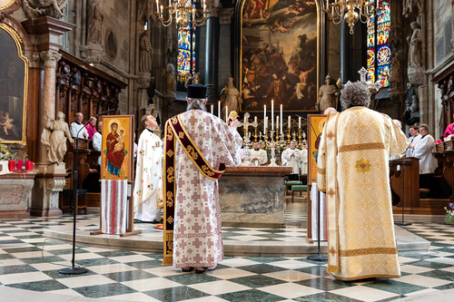 Priesterweihe Byzantinischer Ritus im Stephansdom / Erzdiözese Wien/ Schönlaub