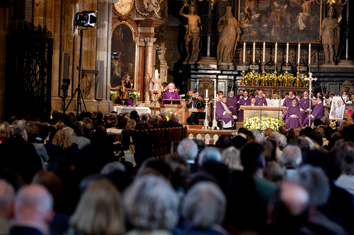 Stephansdom: Österreich nahm Abschied von Papst Franziskus / Erzdiözese Wien/ Schönlaub, Stephan Schönlaub Stephansdom: Österreich nahm Abschied von Papst Franziskus