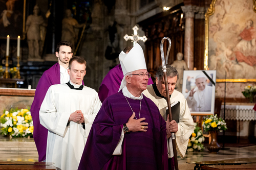 Stephansdom: Österreich nahm Abschied von Papst Franziskus / Erzdiözese Wien/ Schönlaub, Stephan Schönlaub Stephansdom: Österreich nahm Abschied von Papst Franziskus