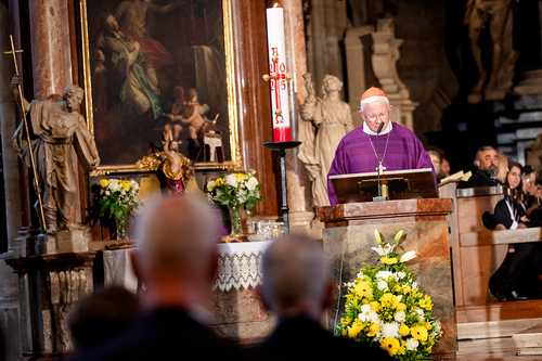 Stephansdom: Österreich nahm Abschied von Papst Franziskus / Erzdiözese Wien/ Schönlaub, Stephan Schönlaub Stephansdom: Österreich nahm Abschied von Papst Franziskus