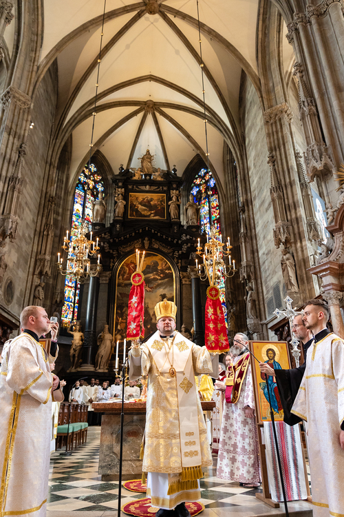 Priesterweihe Byzantinischer Ritus im Stephansdom / Erzdiözese Wien/ Schönlaub