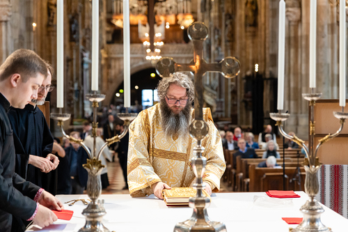 Priesterweihe Byzantinischer Ritus im Stephansdom / Erzdiözese Wien/ Schönlaub