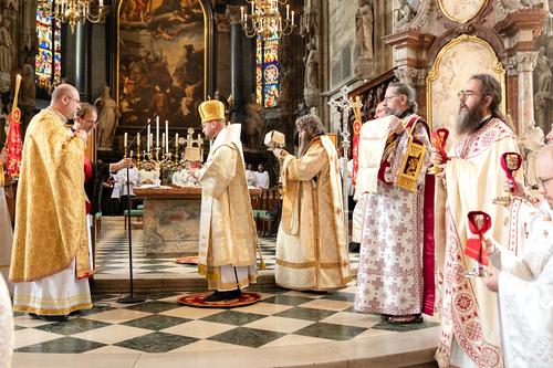 Priesterweihe Byzantinischer Ritus im Stephansdom / Erzdiözese Wien/ Schönlaub