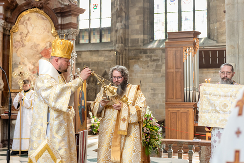 Priesterweihe Byzantinischer Ritus im Stephansdom / Erzdiözese Wien/ Schönlaub